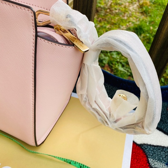 Michael Kors Selma medium satchel bag - Picture 8 of 8